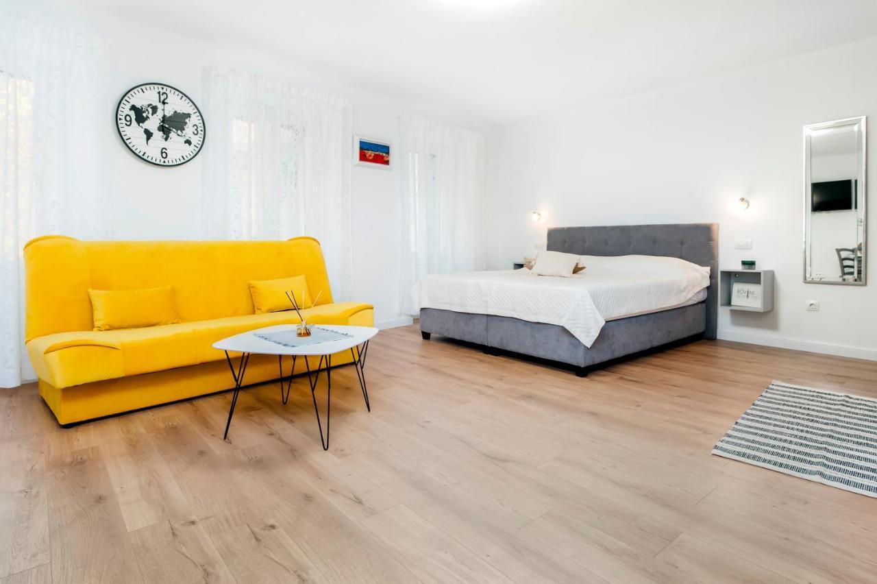 Adriatic Dream Rooms Ровин Екстериор снимка