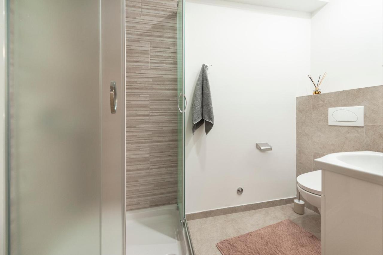 Adriatic Dream Rooms Ровин Екстериор снимка